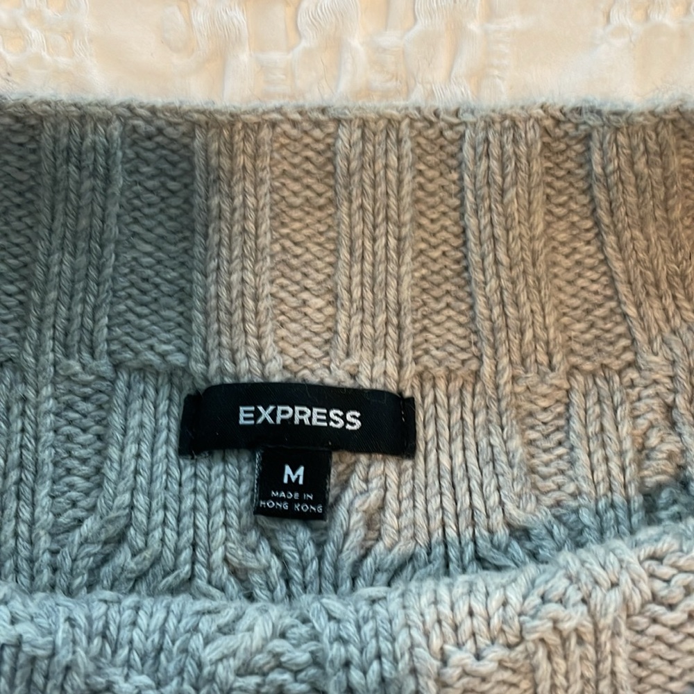 Express sweater - Picture 2 of 7